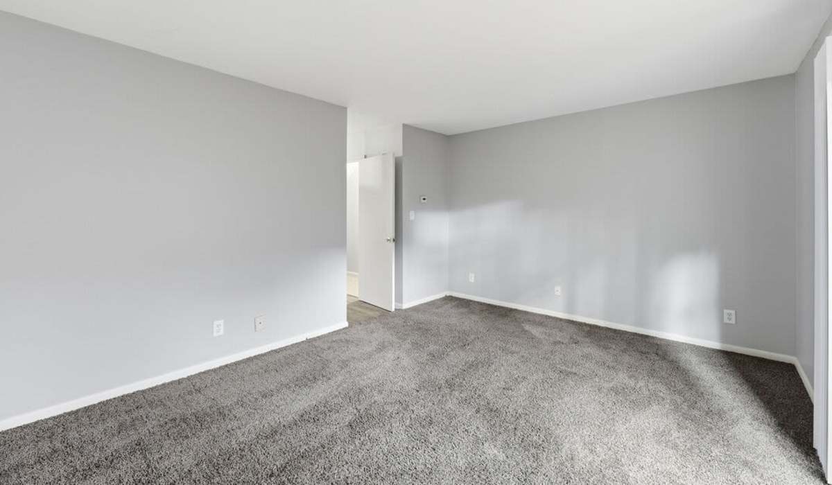 Spacious and inviting living area at The Reserve at Pin Oak Manor Apartments in Mishawaka, Indiana.