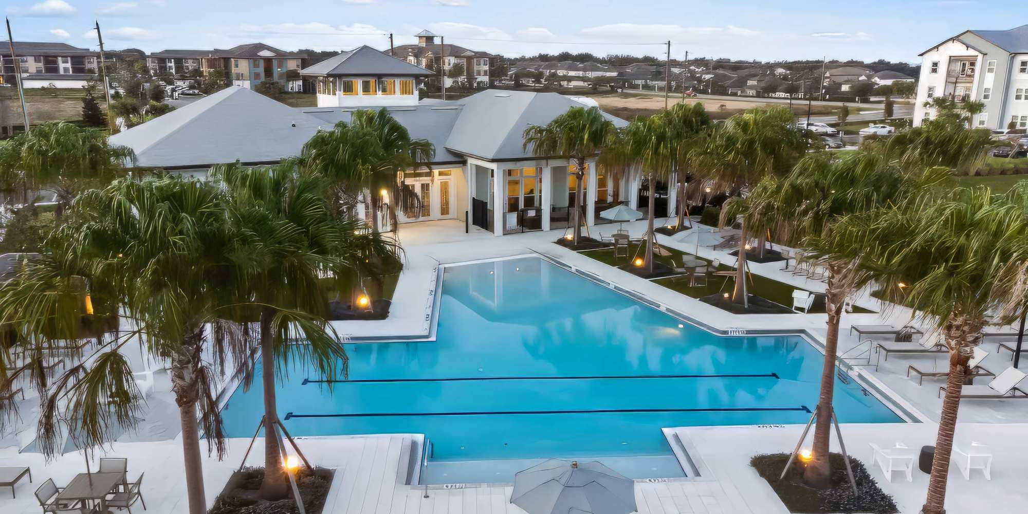 Apartments at Harmon on the Lake in Apopka, Florida