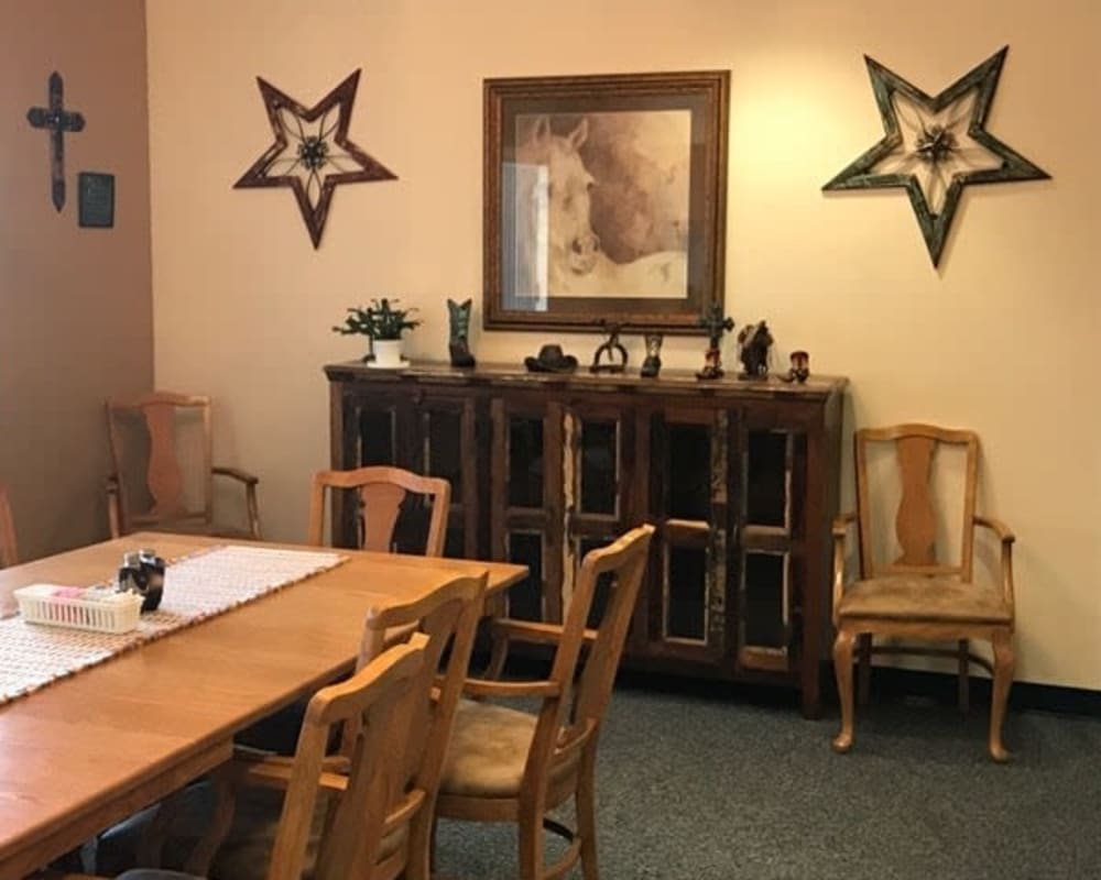 Large resident dining room at Lawton Senior Living in Lawton, Iowa.