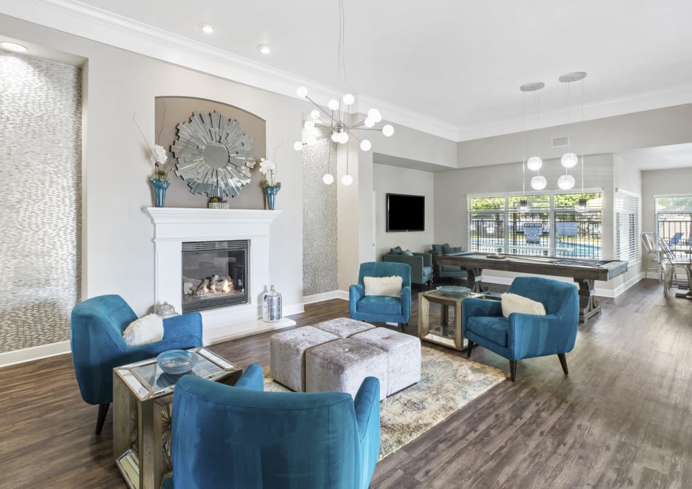 Luxury resident lounge at Sherwood in Folsom, California