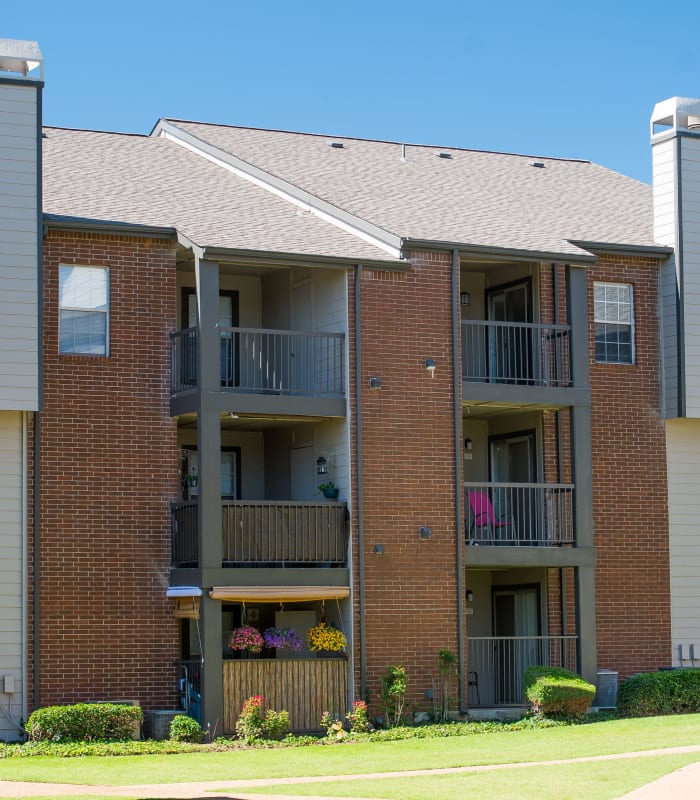 Exterior of Hunter's Ridge in Oklahoma City, Oklahoma