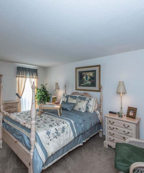 Bright bedroom at Ashley Oaks in Charleston, South Carolina