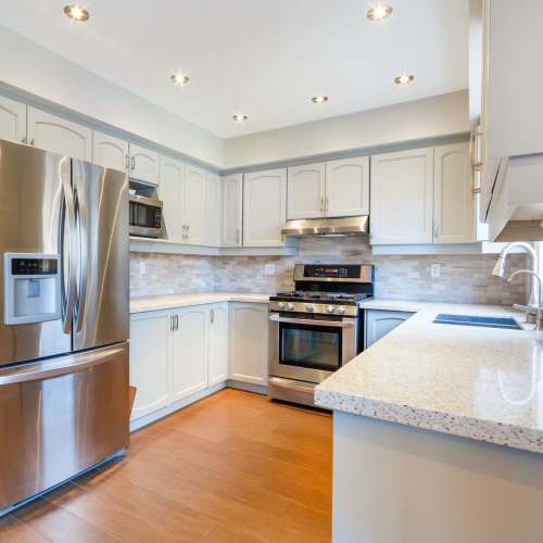 Modern kitchen at The View at Blue Ridge Commons in Roanoke, Virginia