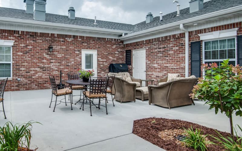 Outside sitting area at Centennial Pointe Senior Living in Springfield, Illinois