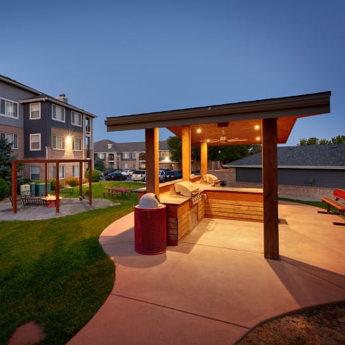 The barbecue station at Hawthorne Hill Apartments in Thornton, Colorado