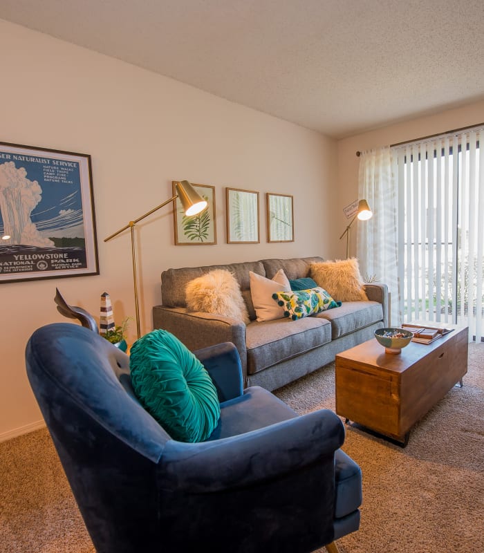 Studio, 1 & 2 Bedroom Apartments in Northwest Wichita, KS