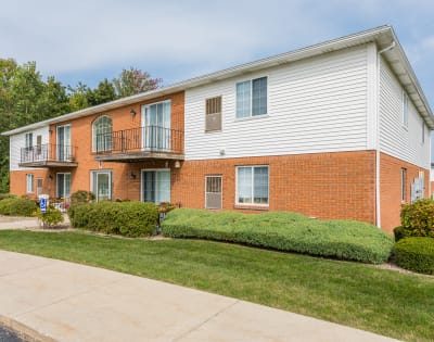 Luxury apartments at Maplewood Estates Apartments in Hamburg, New York