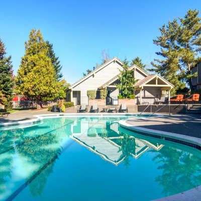 Swimming pool at Ansley Murrayhill in Tigard, Oregon
