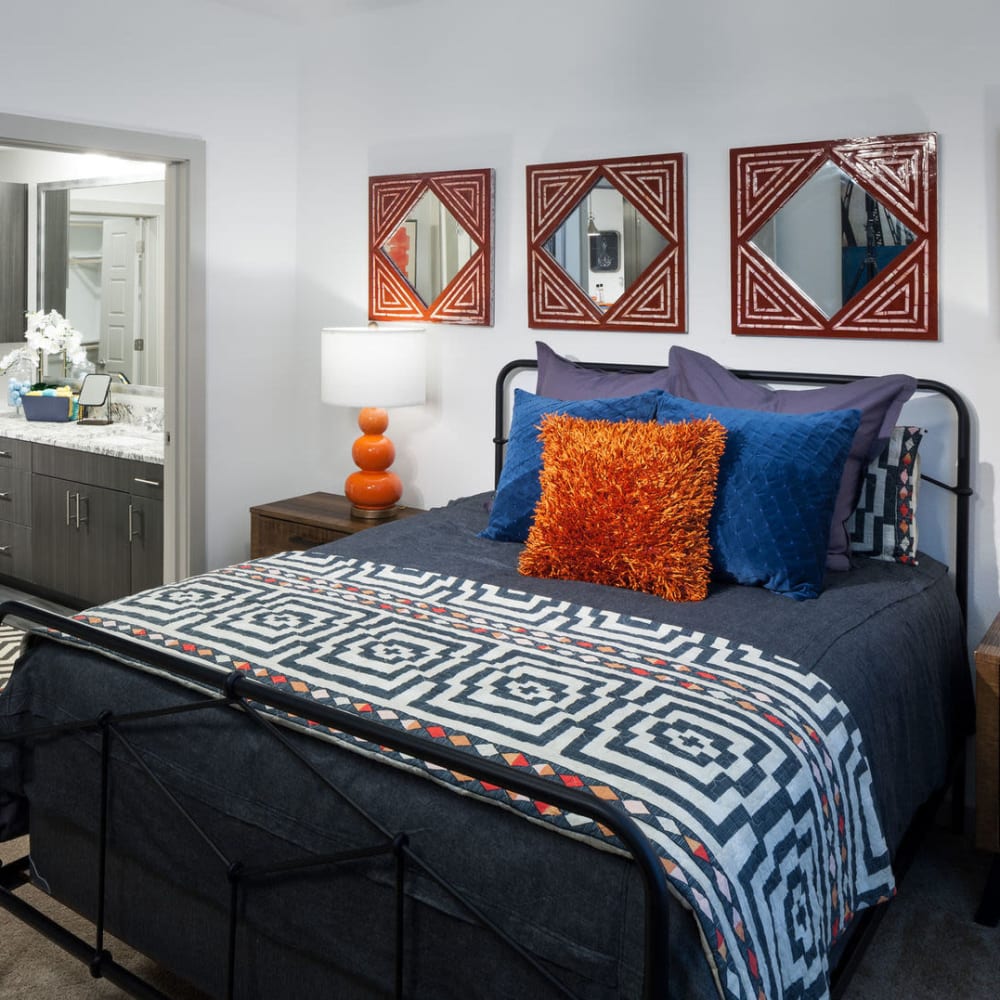 Modern bedroom at Alma Hub 121 in McKinney, Texas