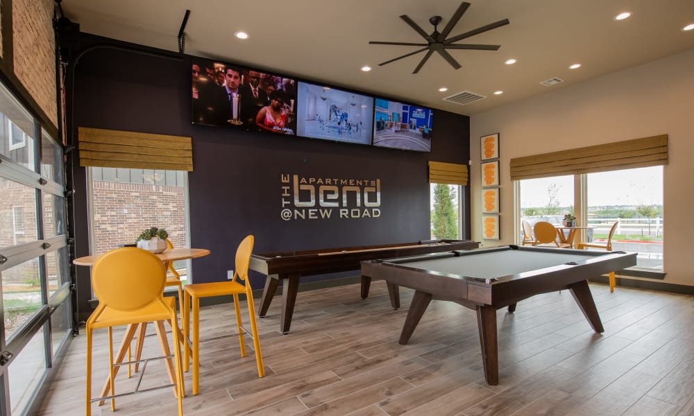 Game room at Bend at New Road Apartments in Waco, Texas