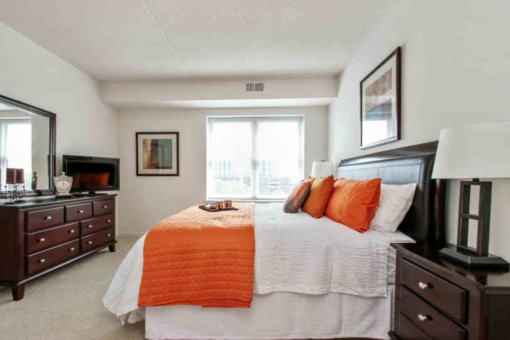 Master bedroom at 301 Riverwalk Place in Buffalo Grove, Illinois