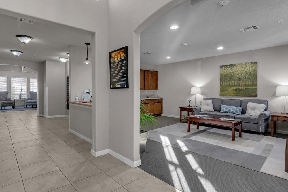 Community common seating area at River Ridge in Sand Springs, Oklahoma