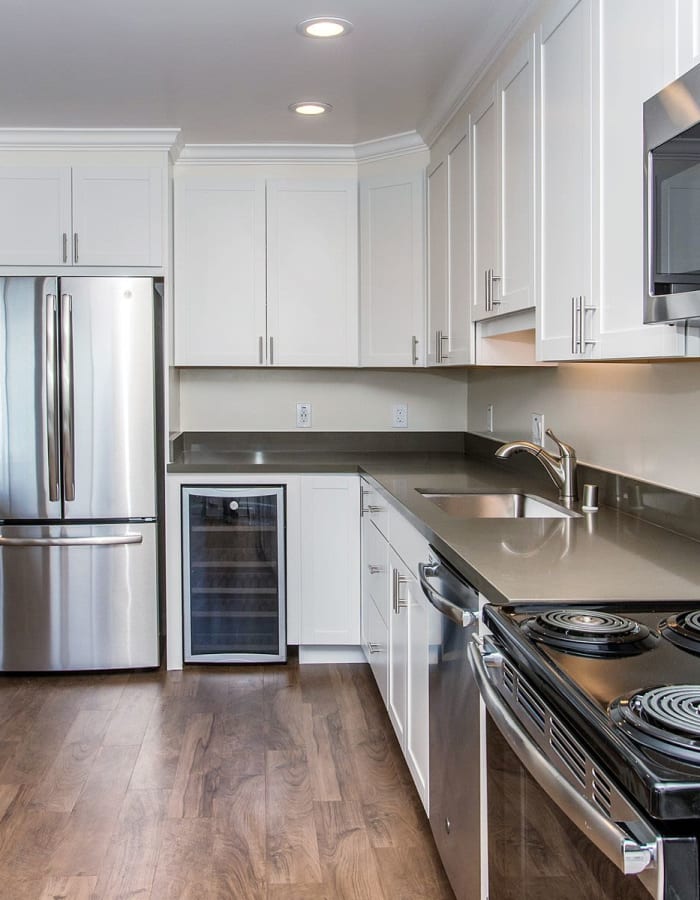 stainless steel appliances at Shadow Cove in Foster City, California