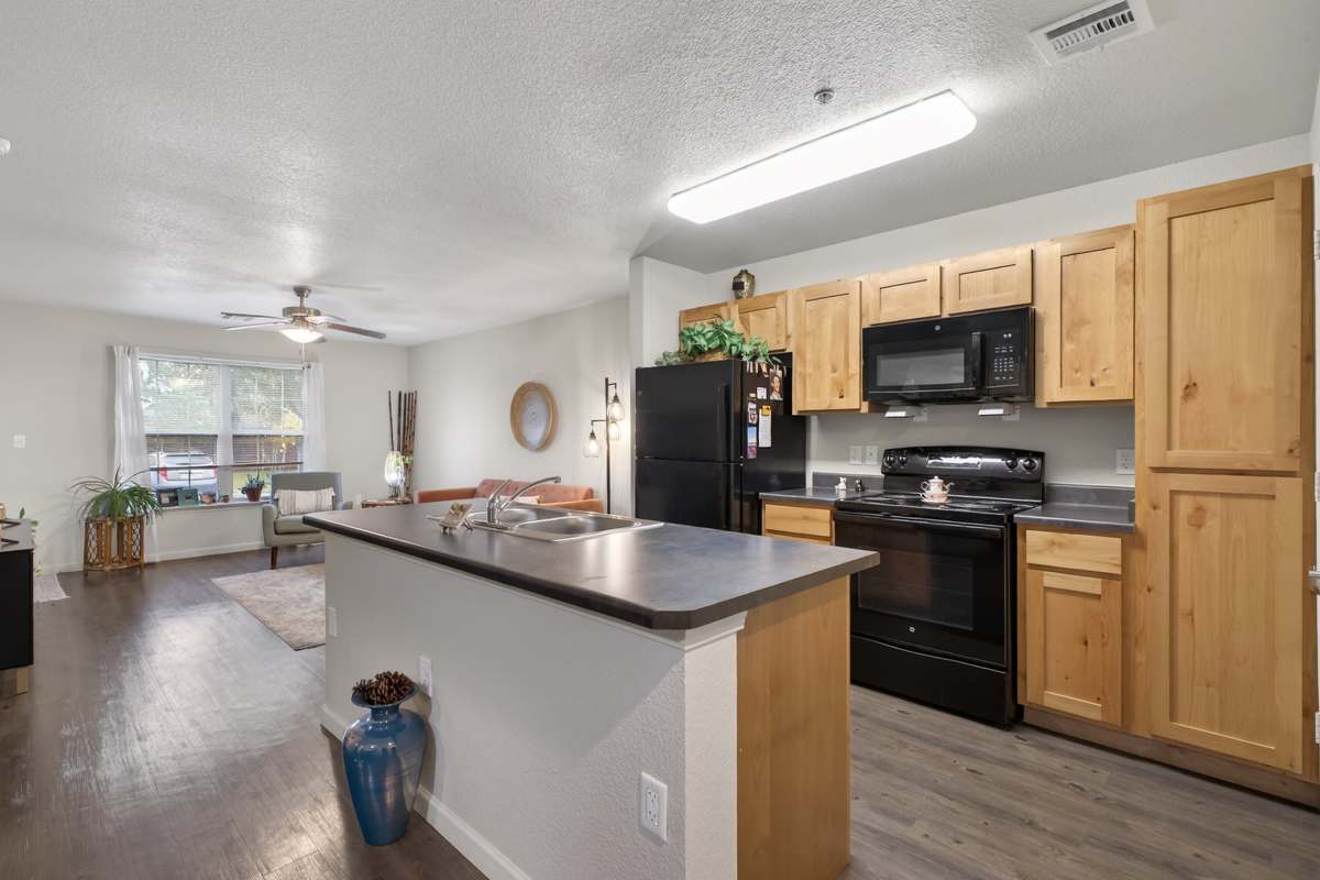 Open-kitchen at Hill Court Villas in Granbury, Texas