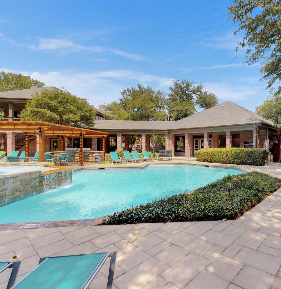 Sparkling swimming pool at Oaks Hackberry Creek in Irving, Texas