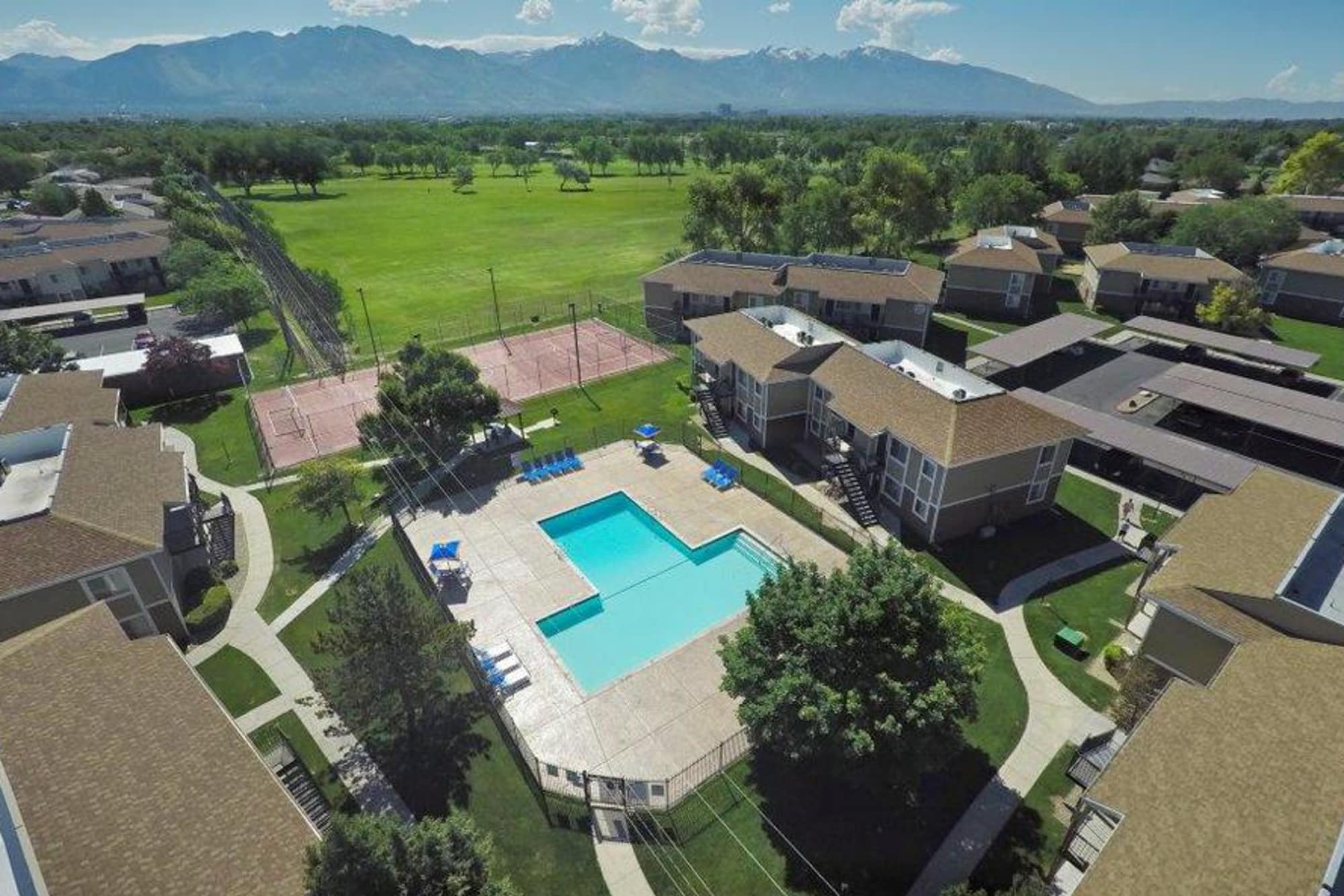 Photos of Callaway Apartments in Taylorsville, UT