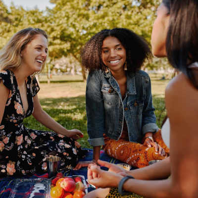 Charming outdoor gathering spot with lush landscaping at Lake Pointe Apartments in Madison, Wisconsin.