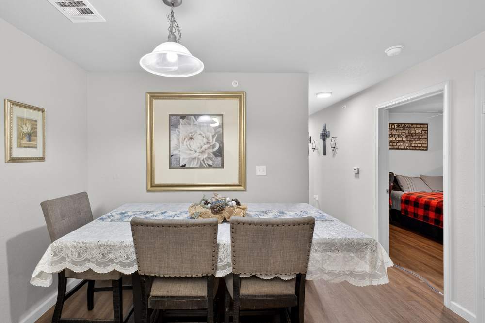 Charming dining area with elegant decor at Lakewood Crossing in Granbury, Texas.