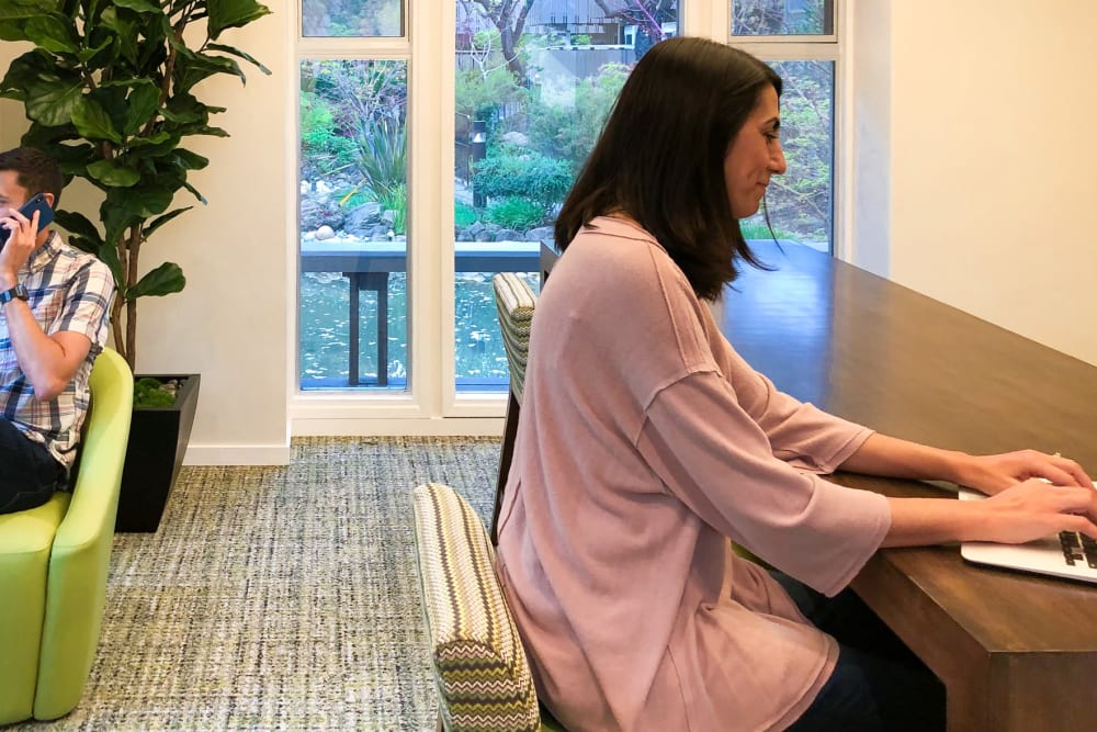 Lounge amenities at Greendale Apartments in Mountain View, California