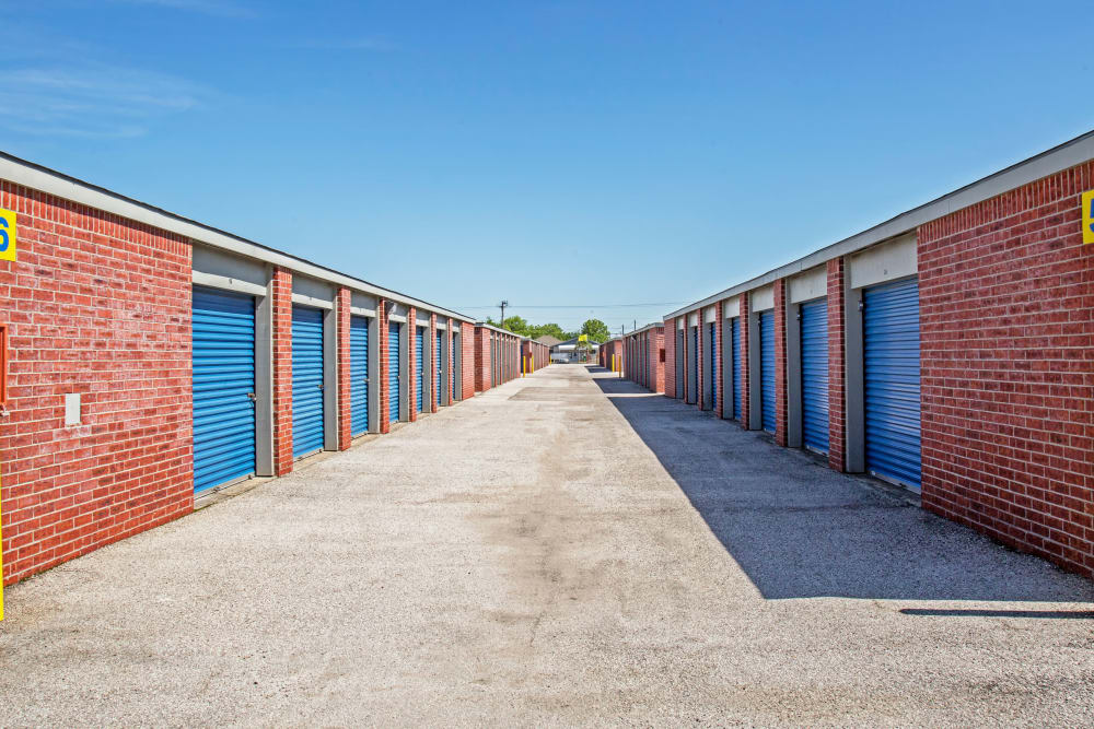 Outdoor units at Metro Self Storage in La Marque, Texas