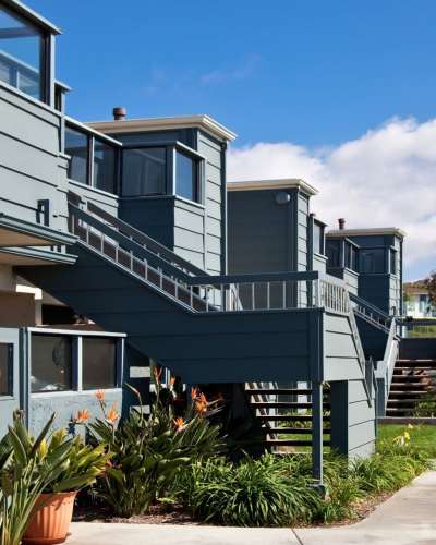 Apartments at Pacific Pointe Apartment Homes in San Clemente California