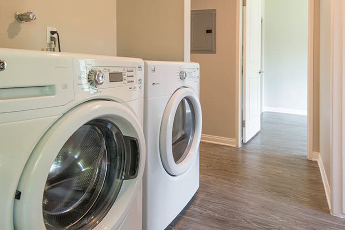 Washer and dryer at The Retreat at Thousand Oaks, Thousand Oaks, California