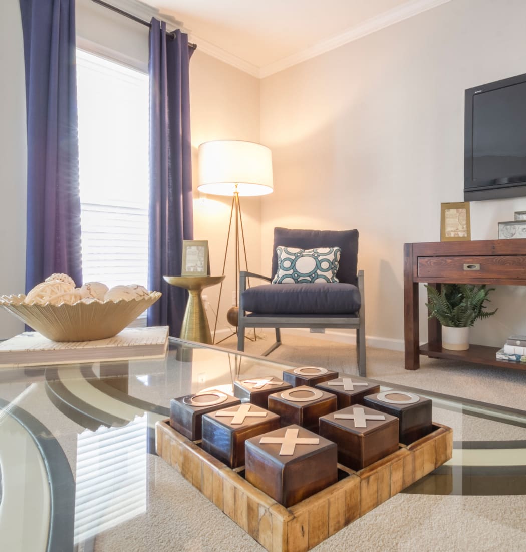 Apartment features at The Stratford Apartments in Atlanta, Georgia