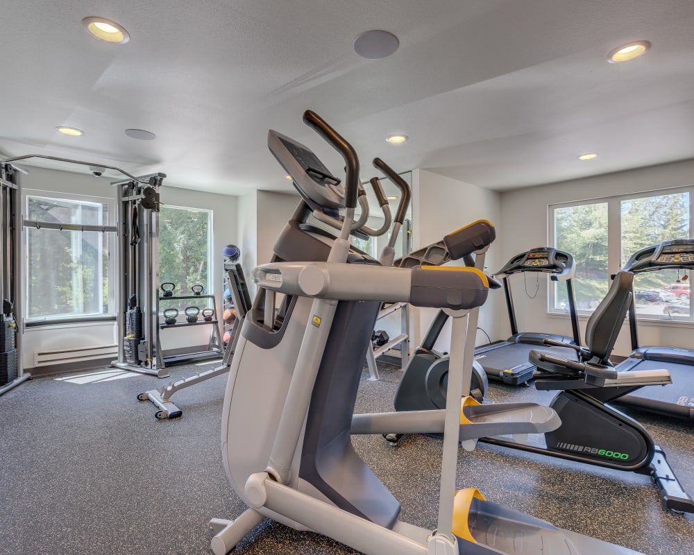 Cardio machines and more in the fitness center at Sofi Lakeside in Everett, Washington