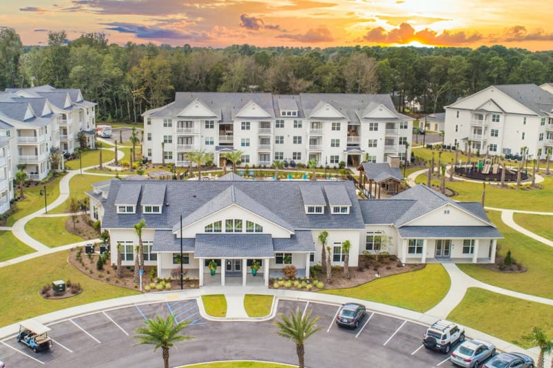 Luxury facilities and buildings atThe Mason in Ladson, South Carolina