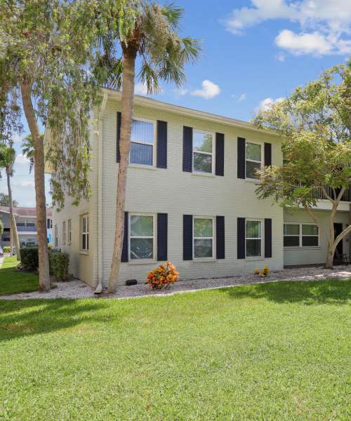 Exterior View of the Building at The Drake at St. Pete in Saint Petersburg, Florida
