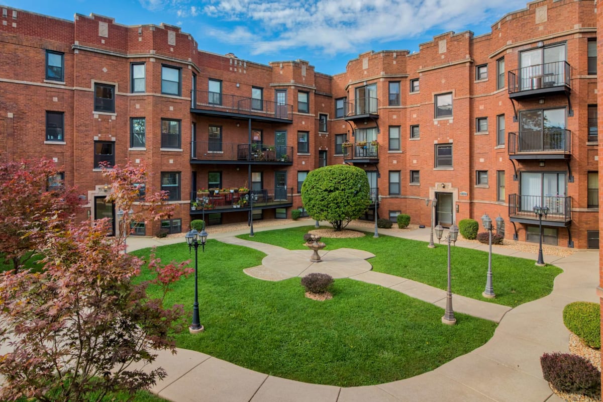 Beautifully landscaped grounds at The Maynard at 4014 N Central Park in Chicago, Illinois