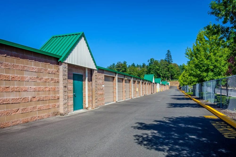 drive-up access at 4 Corners Self Storage in Maple Valley, Washington.