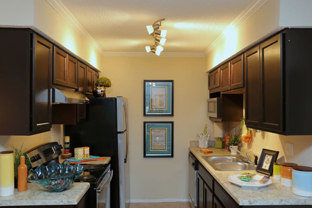 The Abbey at Northlake apartments in Riviera Beach, FL showcase a beautiful kitchen