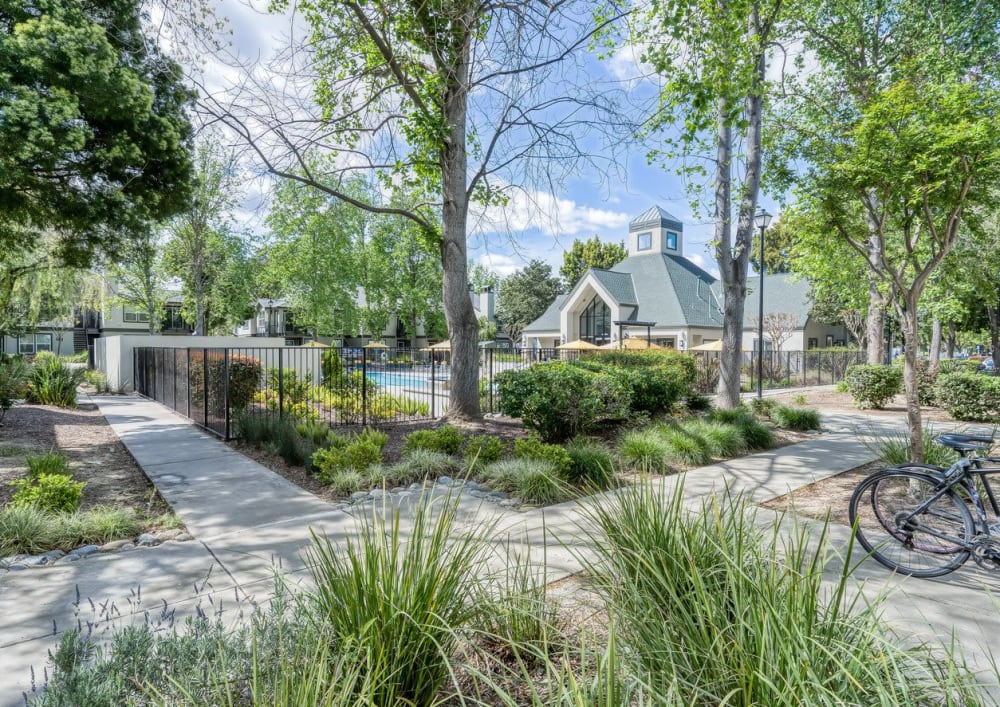 Exterior of Tanglewood in Davis, California