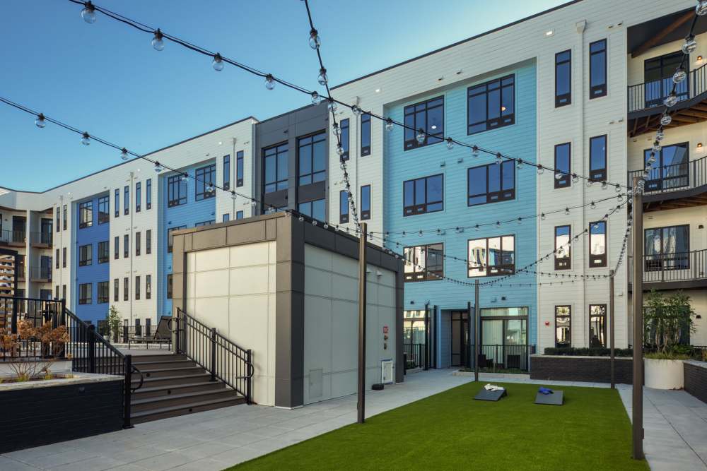 Resort style courtyard at Fusion at Neon in Norfolk, Virginia