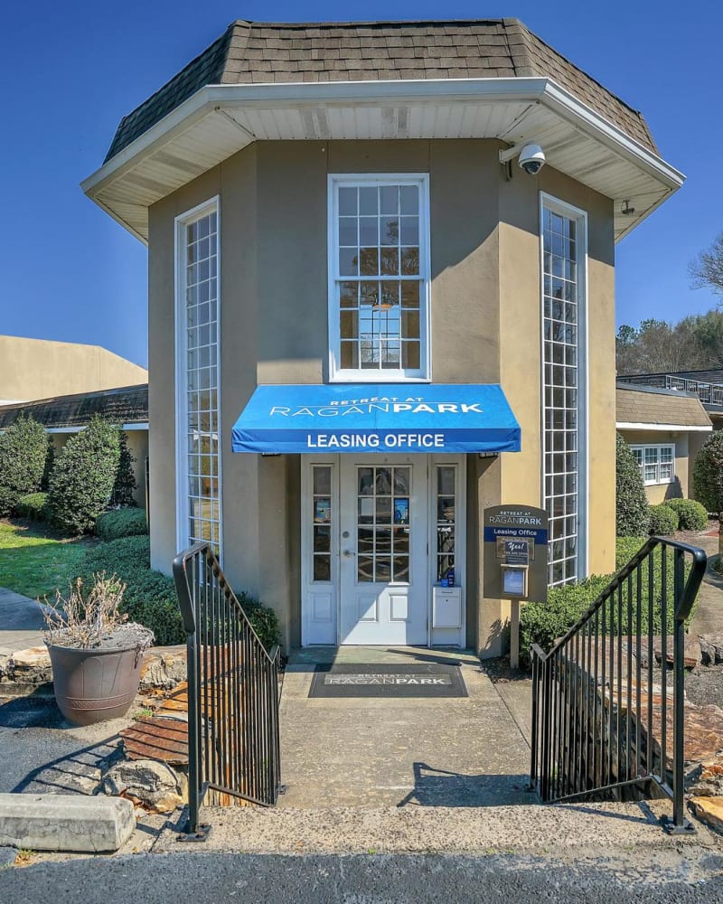 Leasing office at Retreat at Ragan Park in Macon, Georgia