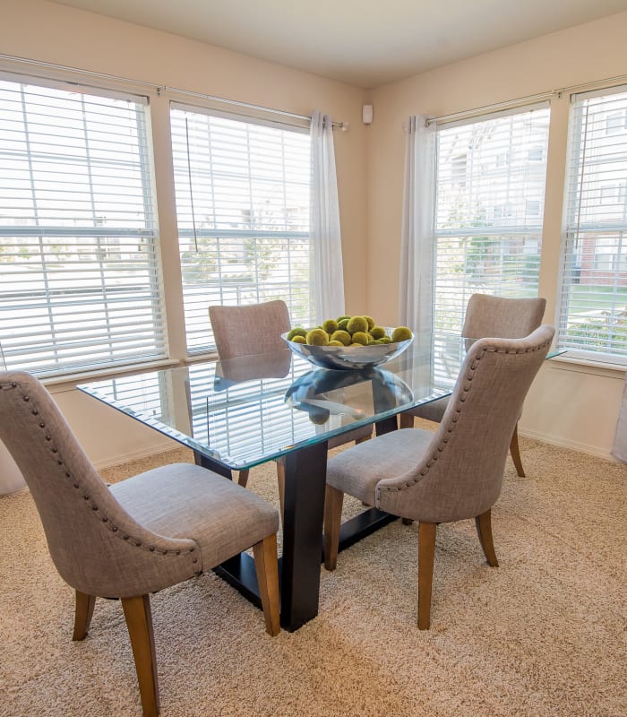 Dining room at Villas at Aspen Park in Broken Arrow, Oklahoma