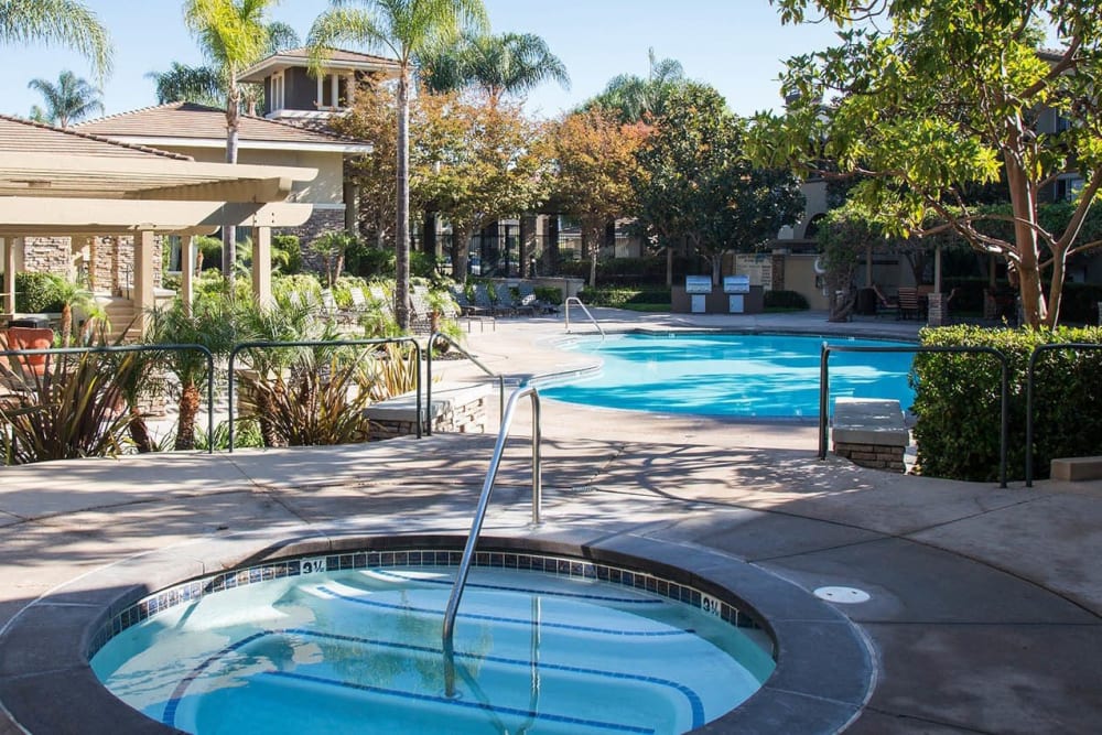 A circular at tub at Alize at Aliso Viejo Apartment Homes in Aliso Viejo, California