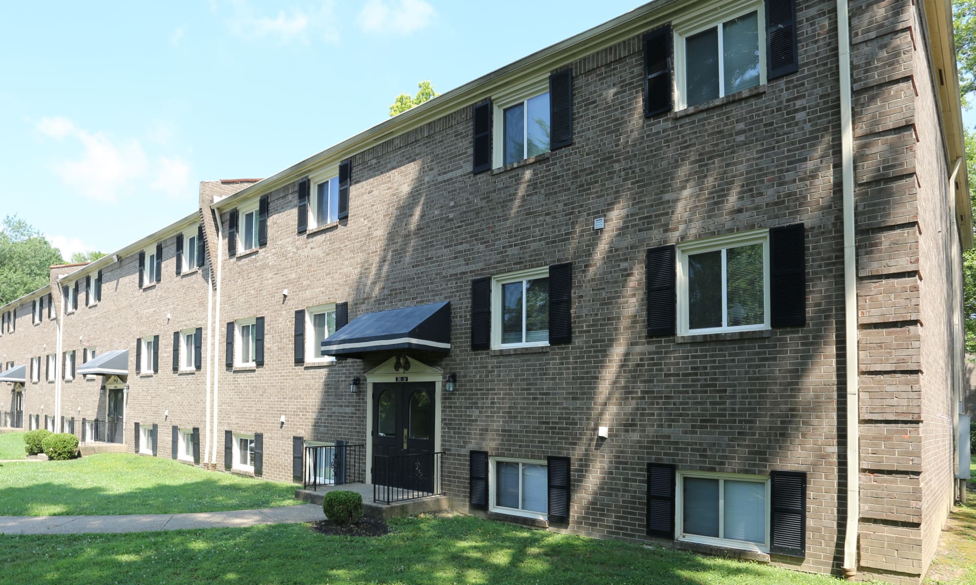 Louisville Ky Apartments For Rent Iroquois Garden Apartments