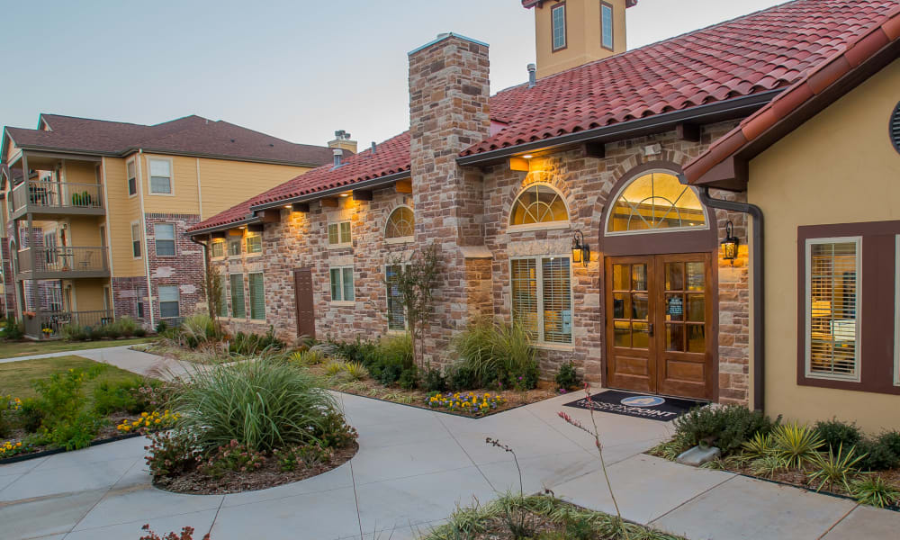 Exterior at Mission Point Apartments in Moore, Oklahoma
