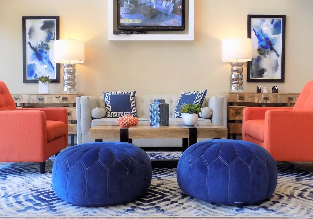 Clubhouse lounge area Branch Creek Apartments in Carrollton, Texas