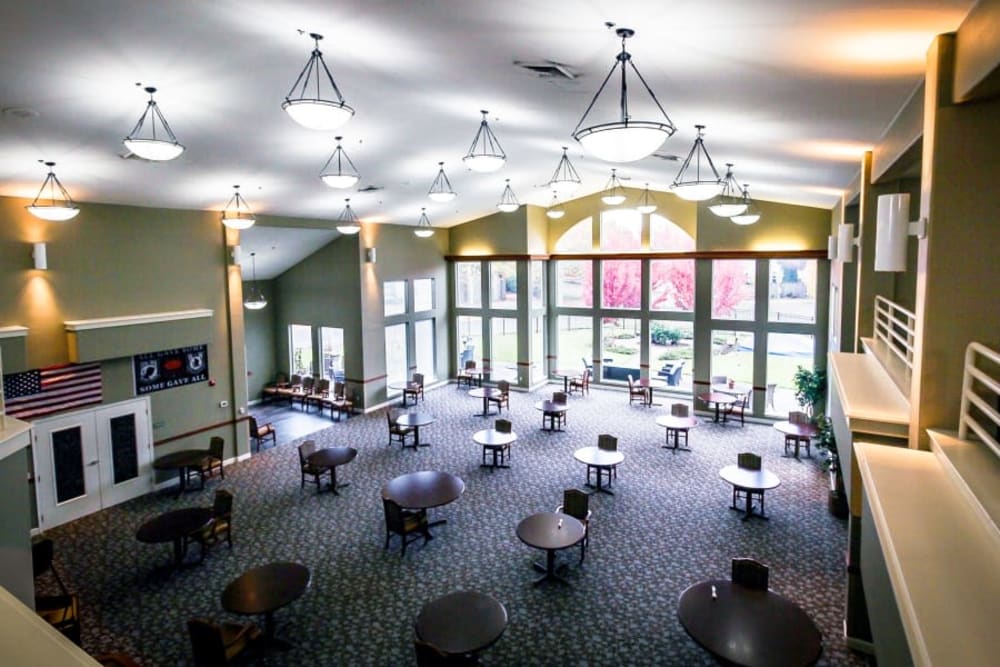 A senior living dining room at Evergreen Senior Living in Eugene, Oregon.
