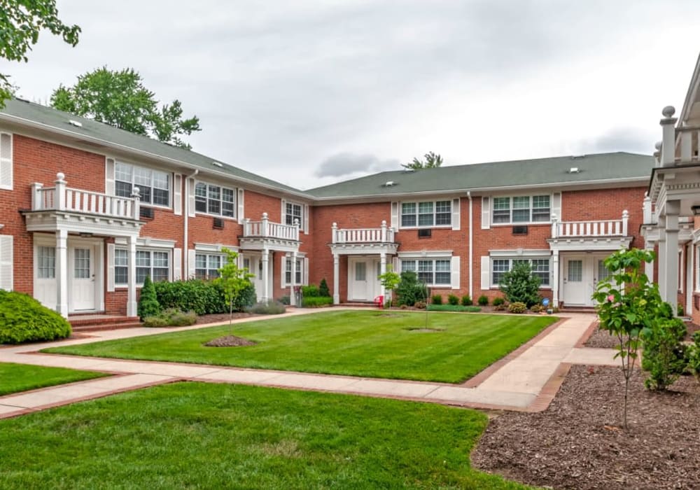 Courtyard setting at Cedar Village in Cedar Grove, New Jersey