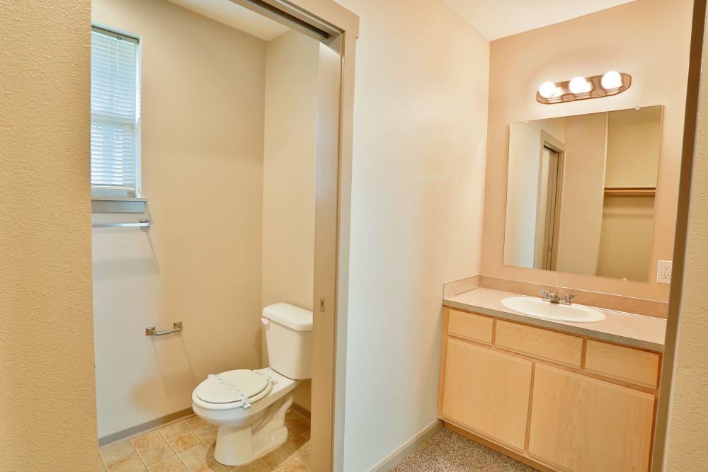 Bathroom at Heritage Meadow Apartments in Eugene, Oregon