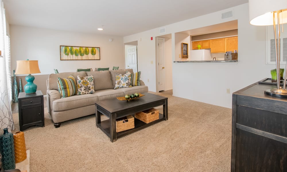 Living room at Crown Pointe Apartments in Oklahoma City, Oklahoma