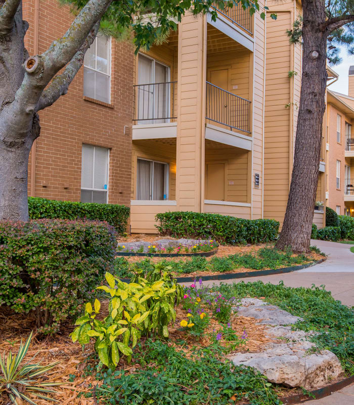 Firepit seating outside of Windsail Apartments in Tulsa, Oklahoma