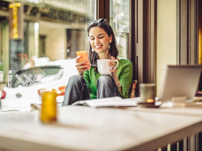Resident working at a local cafe in Jacksonville, Florida near Alaqua