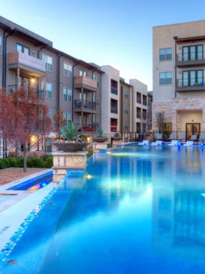 Luxurious pool at Henley at The Rim in San Antonio, Texas