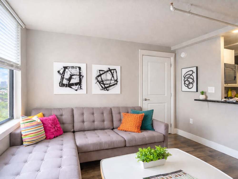A spacious well furnished living room at Flats on Fifth in Louisville, Kentucky 