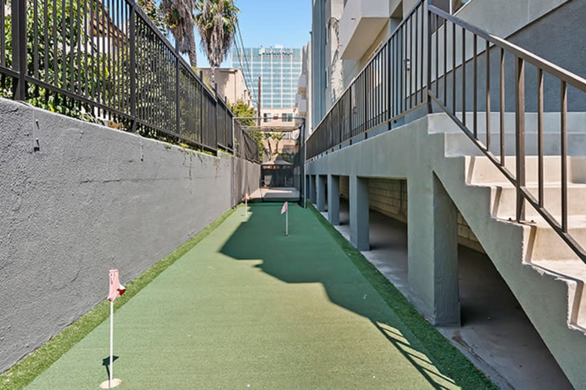 Putting green at Kingsley Drive Apartments, Los Angeles, California